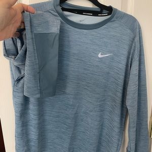 Nike long sleeve thumb hole shirt